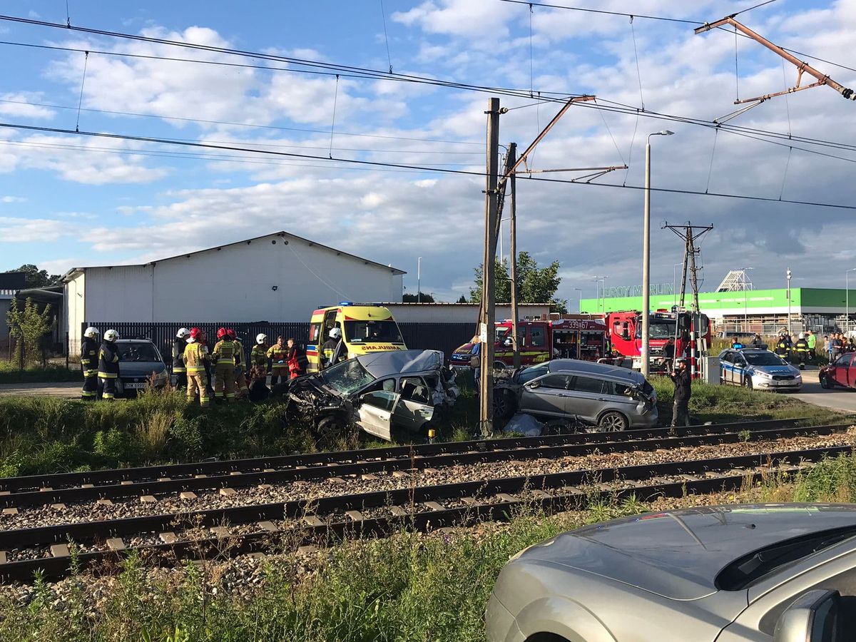 Wypadek na przejeździe kolejowym w podwrocławskim Mirkowie