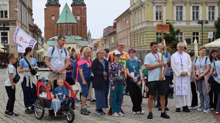 Gniezno: Wyruszyli pierwsi. „Promieniści” pielgrzymują na Jasną Górę