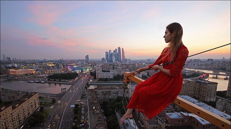 Angela Nikolau prowadzi najbardziej niebezpieczne konto na Instagramie 1