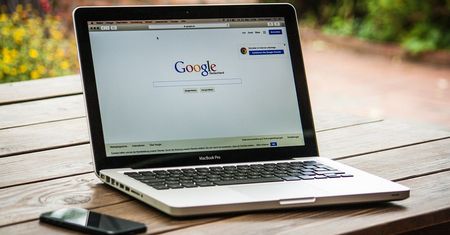 Nie przegapisz już żadnego odcinka ulubionego programu. Google umożliwia obserwowanie filmów i seriali