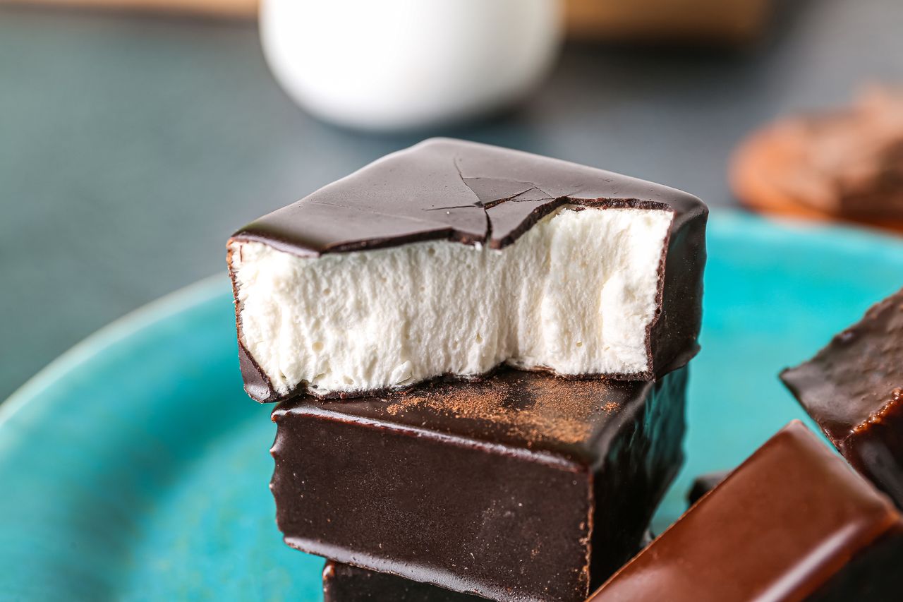 Heavenly chocolate skyr bars: A low-calorie homemade delight