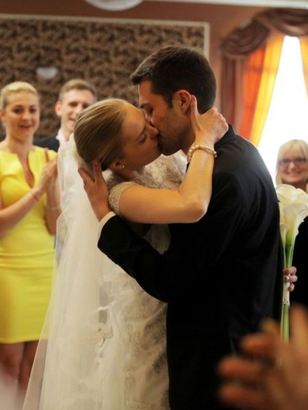 Jak bawili się bohaterowie na weselu?