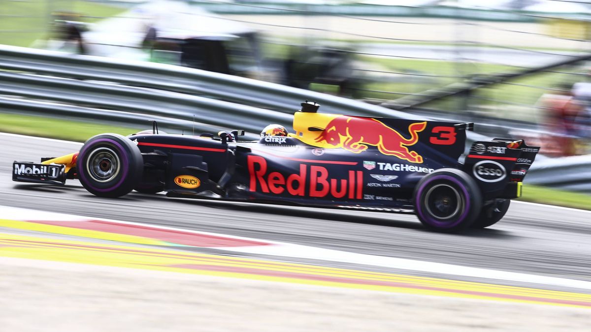 Materiały prasowe / Red Bull / Na zdjęciu: Daniel Ricciardo za kierownicą Red Bull Racing