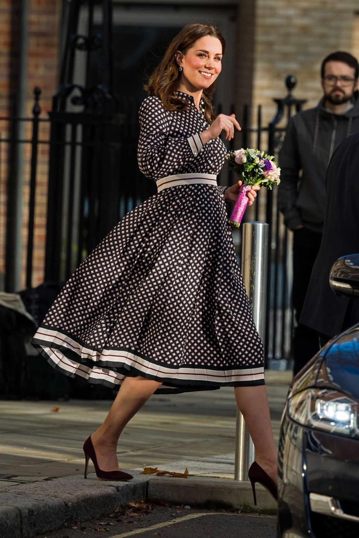 Kate Middleton już w 2017 roku nosiła czarne sukienki w groszki