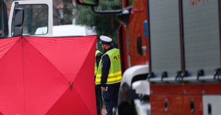 Śmiertelny wypadek koło Kielc. Zginął pod kołami śmieciarki