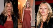 Elegancka Kate Moss eksponuje ramiona w ceglastej sukni na Portrait Gallery Gala
