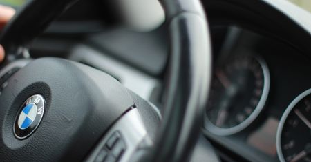 5 tysięcy złotych mandatu dla kierowcy BMW. Tyle kosztowała drogowa recydywa