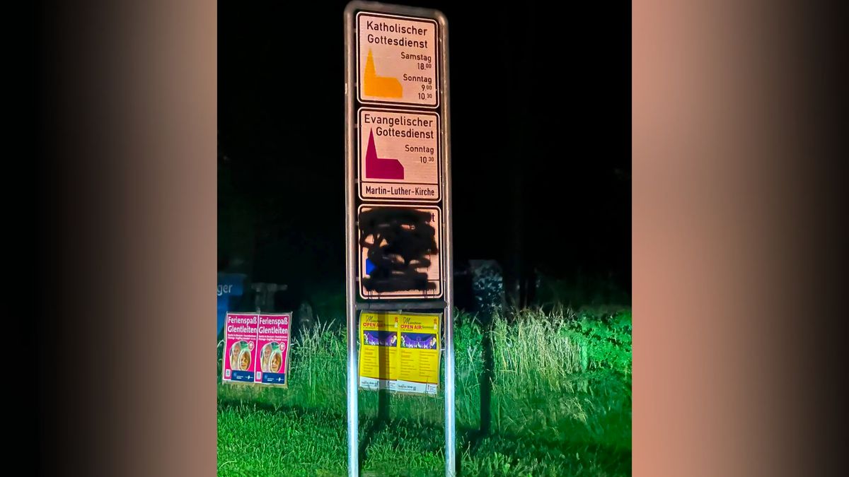 Muzułmańskie znaki stanęły w Niemczech.