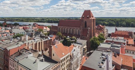 Pogoda w Toruniu. Prognoza na poniedziałek 29 czerwca. Upał do 33°C i prawie bezchmurnie