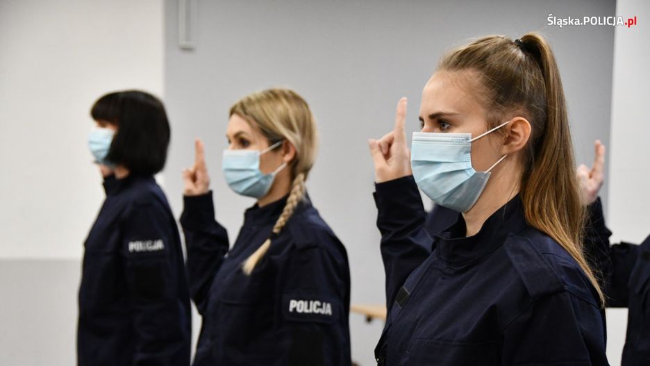 Szeregi śląskiego garnizonu policji zasiliło 81 nowych mundurowych, w tym 4 kobiety.