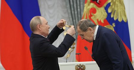 Negocjacje bez Zełenskiego? Według Putina "nie ma legitymacji"