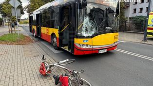 Warszawa: Poważne potrącenie rowerzysty przez autobus na Targówku