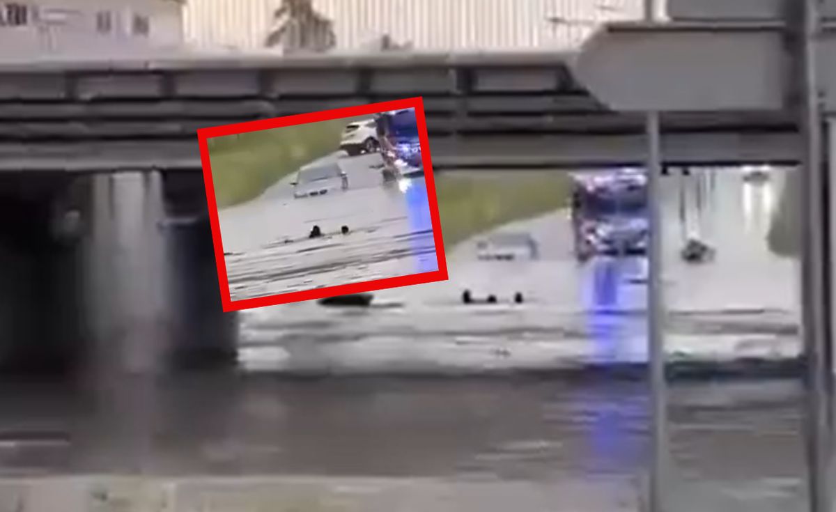 Kobieta utknęła w samochodzie pod wodą. Wydostał ją świadek
