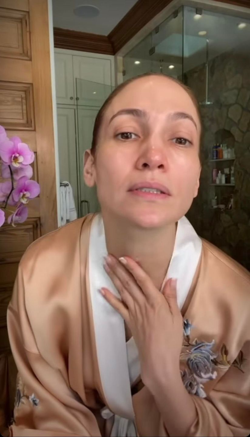 Jennifer Lopez prezentuje twarz bez makijażu