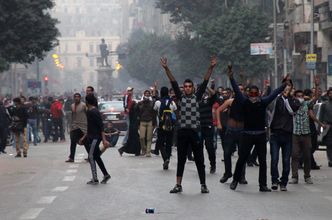 Studenci protestujący w Kairze starli się z policją