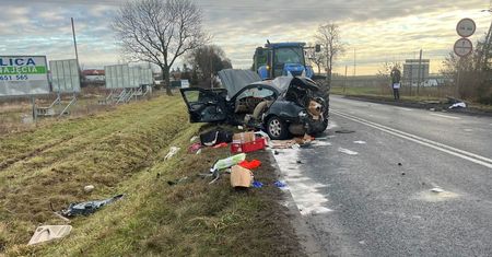 Zderzenia jaguara z ciągnikiem. W akcji śmigłowiec LPR