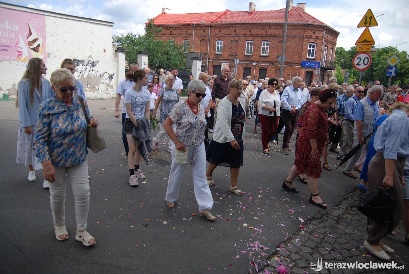 Miejska procesja Bożego Ciała przeszła ulicami Włocławka