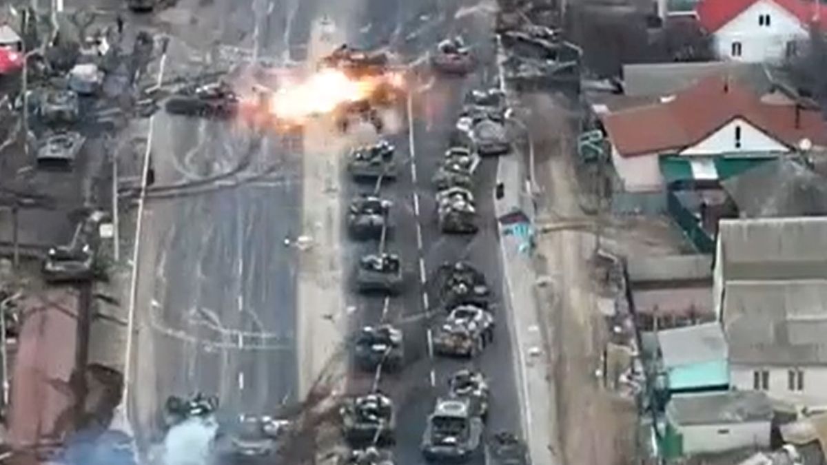 Kolumna rosyjskich czołgów w obwodzie kijowskim 