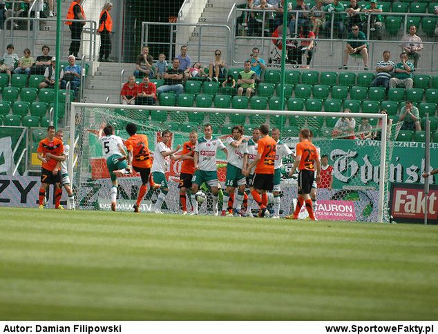 Murawa na Stadionie Miejskim we Wrocławiu prezentuje się efektownie