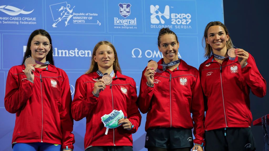 Zdjęcie okładkowe artykułu: Getty Images / Srdjan Stevanovic / Na zdjeciu: Reprezentantki Polski w pływaniu na 4x100 metrów