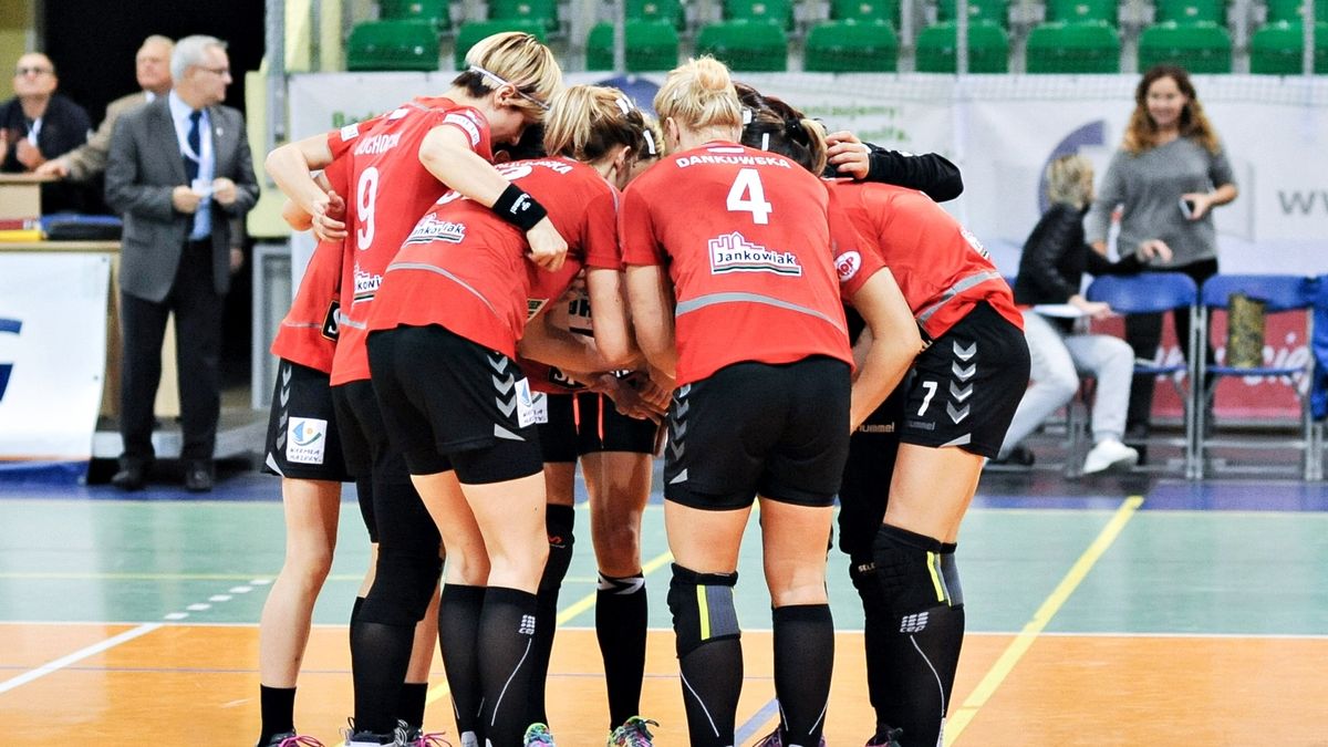 WP SportoweFakty / Anna Dembińska / Na zdjęciu: zawodniczki Kram Startu Elbląg