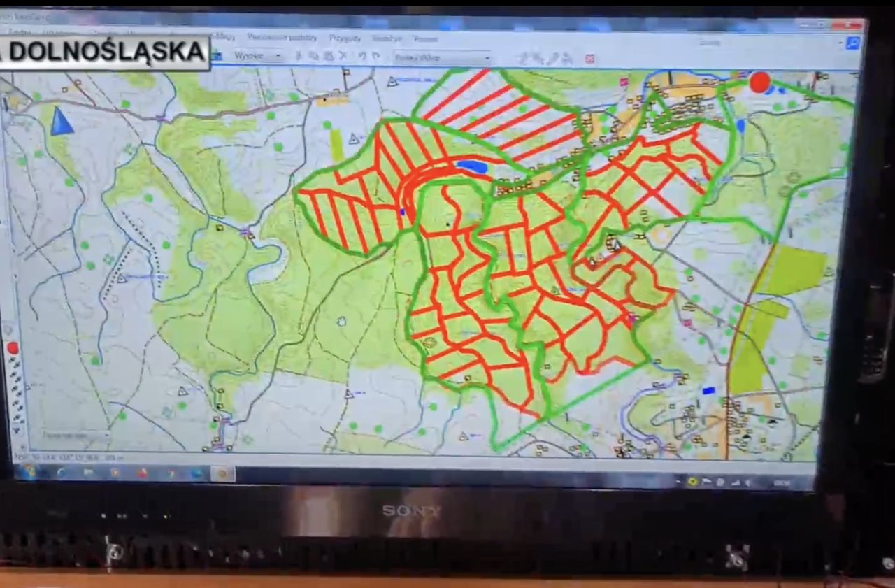 Wałbrzych. Wielka akcja poszukiwawcza na terenie Książańskiego Parku Narodowego. Szukano zabójcy