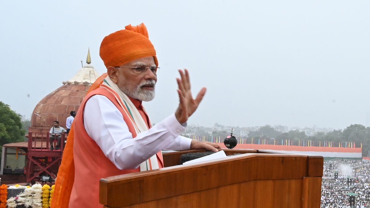 NEW DELHI, INDIA - AUGUST 15: Prime Minister Narendra Modi addresses the nation from the Red Fort on 79th Independence Day, on August 15, 2025 in New Delhi, India. PM Modi focused on building a Viksit Bharat (developed nation) and made major announcements, including next-generation GST reforms and Pradhan Mantri Viksit Bharat Rozgar Yojana for youth. Modi broke his own 98-minute record from the 78th Independence Day last year. His longest Independence Day speech before 2024 was 96 minutes in 2016, while his shortest speech was in 2017 when he spoke for 56 minutes. (Photo by Sonu Mehta/Hindustan Times via Getty Images)