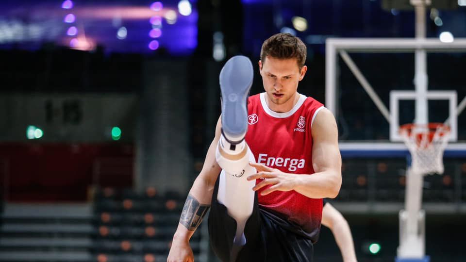 Materiały prasowe / Oficjalny profil Kosz Kadra / Na zdjęciu: Mateusz Ponitka