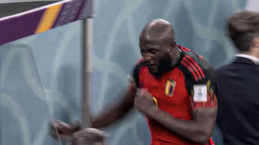 Twitter / ESPN / Zdjęcie: Lukaku niszczy ławkę rezerwowych