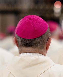 Oskarżony przez prokuraturę biskup powinien się zawiesić w pełnieniu obowiązków [OPINIA]