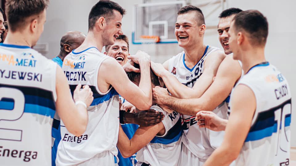Materiały prasowe / Klub Koszykarski Decka Pelplin / Na zdjęciu: zawodnicy Decki Pelplin