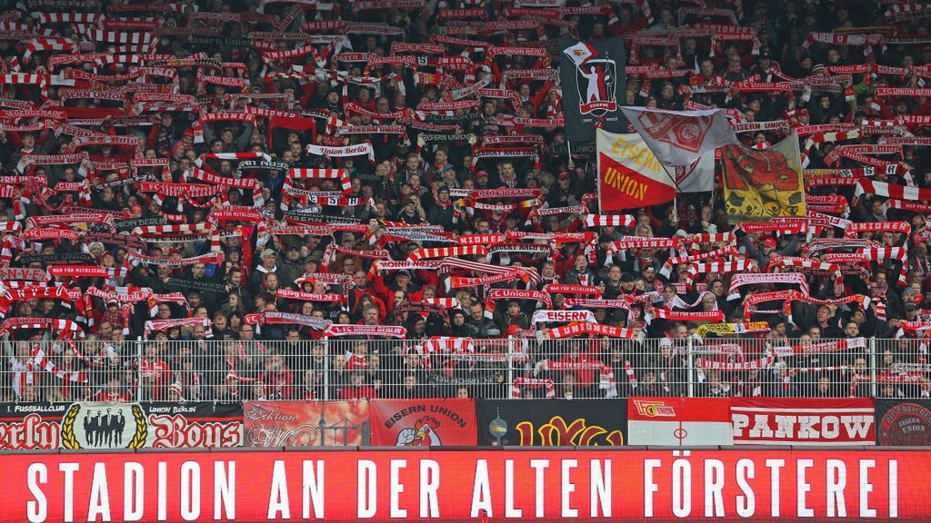 Zdjęcie okładkowe artykułu: Getty Images / Matthias Kern/Bongarts/ / Na zdjęciu: kibice 1.FC Union Berlin