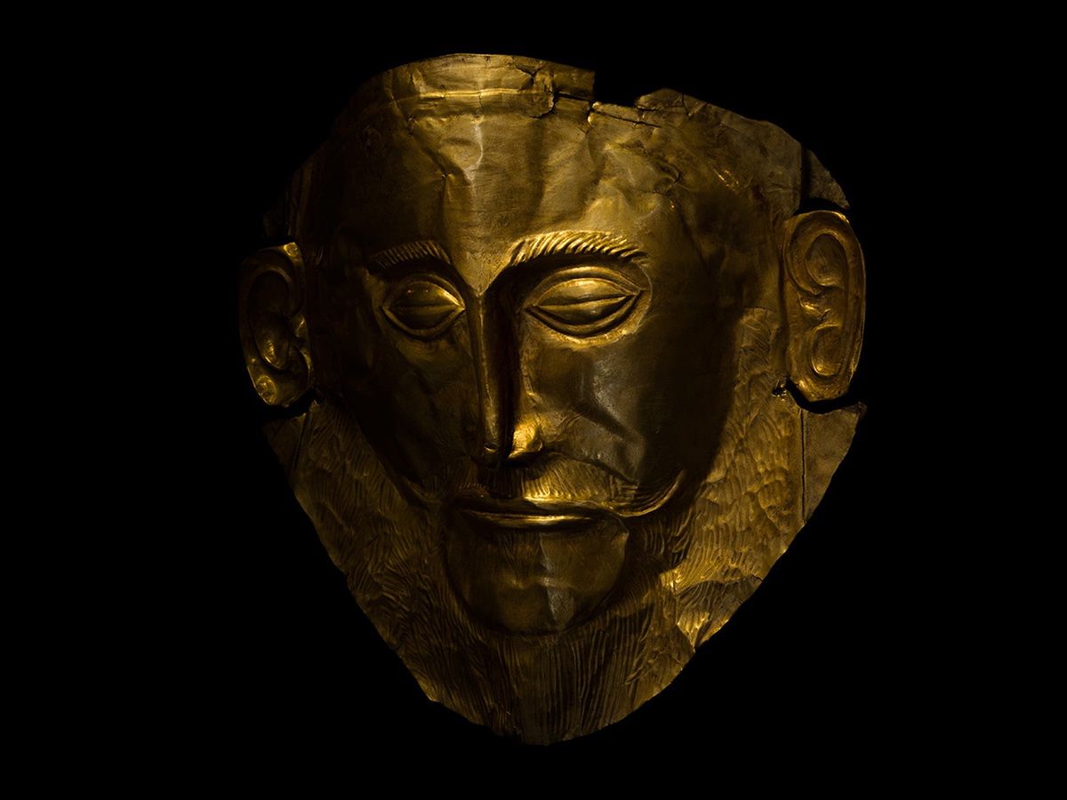 Maska Agamemnona, słynny zabytek z okresu mykeńskiego.
