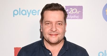 Robert Kudelski z "Na Wspólnej" dodał zdjęcie z opatrunkiem na oku. Fani niepokoją się o jego zdrowie