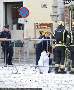 Działo się w nocy. Zmarł mężczyzna, który dokonał samopodpalenia przed siedzibą rządu