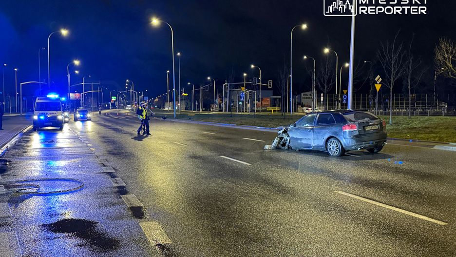 Skosiła audi dwa sygnalizatory. Miała 3,5 promila alkoholu