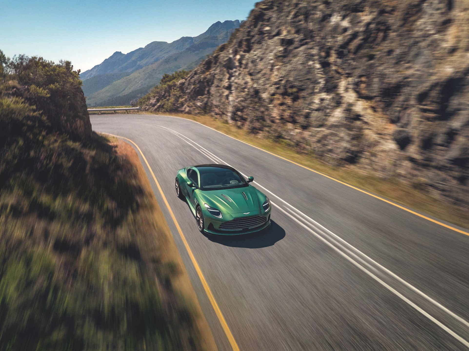 Aston Martin DB12