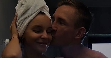 Jakub Rzeźniczak i Paulina Nowicka chwalą się ROZBIERANĄ fotką z łazienki. Ładnie? (FOTO)
