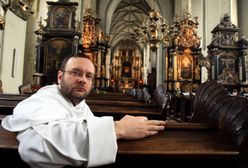 Złoto ukryte w klasztorze dominikańskim? Komisja Amber Gold przesłuchuje byłego księdza