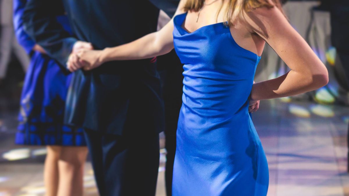 Tak młodzież bawi się na studniówkach