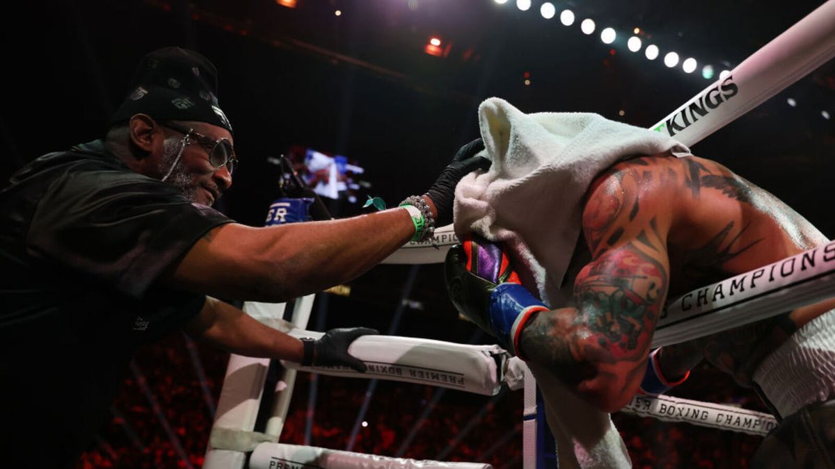 Getty Images / Al Bello / Gervonta Davis ocierający twarz ręcznikiem