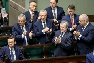 Podwyżki dla polityków. Ten zapis w budżecie wszystko wyjaśnia