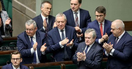 Podwyżki dla polityków. Ten zapis w budżecie wszystko wyjaśnia