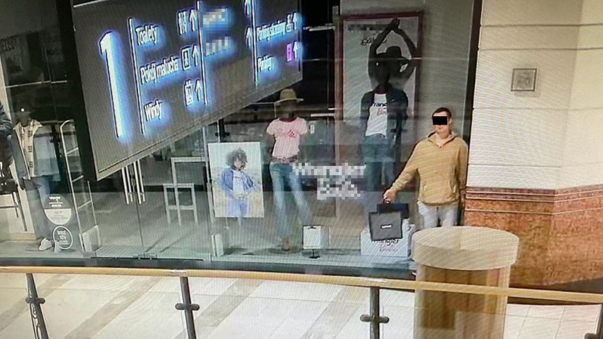 Reporter baza 2020-06-a
05.07.2016  Droga ekspresowa  S8 Warszawa - Piotrkow Trybunalski N/z Ciezarowka z drewnem   fot. Adam Nocon/REPORTER
Adam Nocon/REPORTER