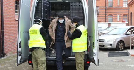 Udawali choinki?! Tak chcieli wjechać do Polski