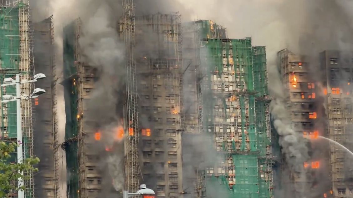 Pożar w kompleksie wieżowców w Hong Kongu