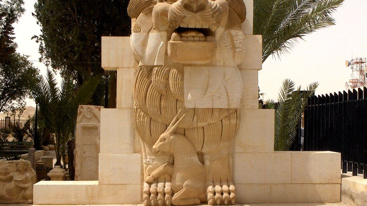 Kamienny lew z Palmiry, wysadzony w 2015 roku przez dżihadystów