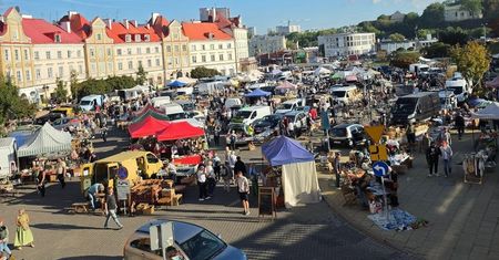 Prawdziwe perełki z duszą u stóp zamku. W niedzielę wraca Lubelska Giełda Staroci [ZAKAZ PARKOWANIA]