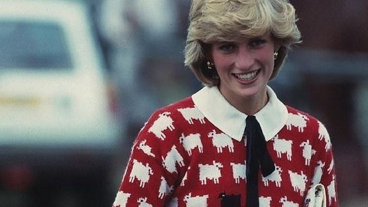 Sweterek z czarną owcą stał się kultowy dzięki Dianie