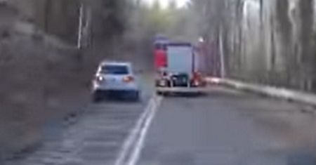 Skandaliczne zachowanie kierowcy. Wideo z Bielska-Białej oburzyło sieć